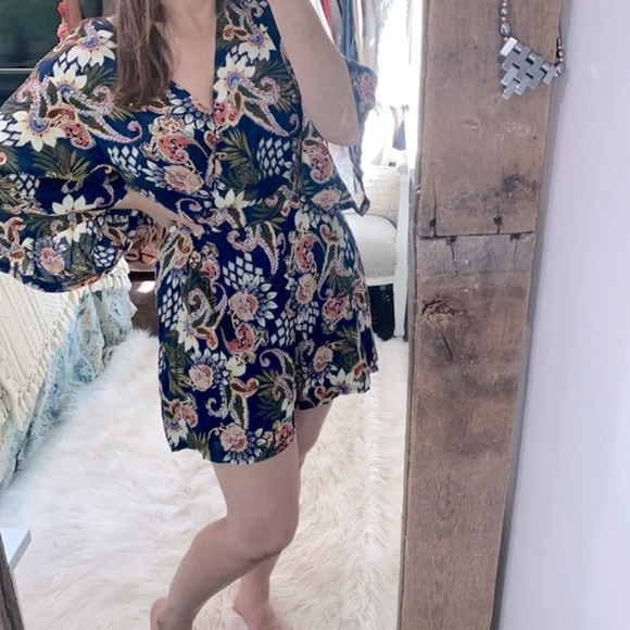 Aryeh blue floral boho romper size large - Picture 4 of 9